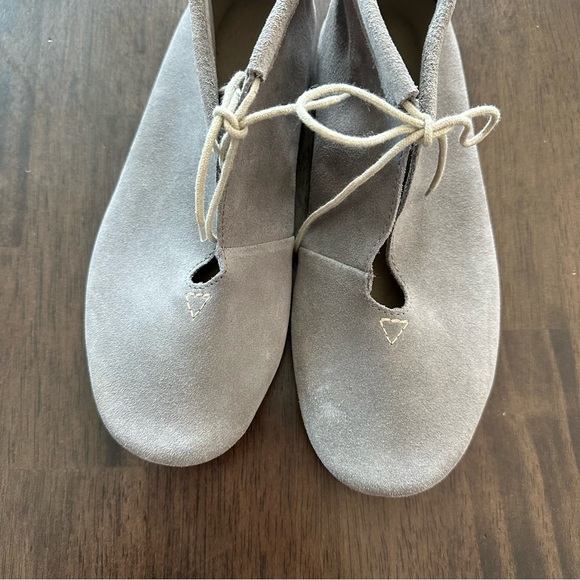 Sanuk Grey Moccasins size 9 - Picture 5 of 9